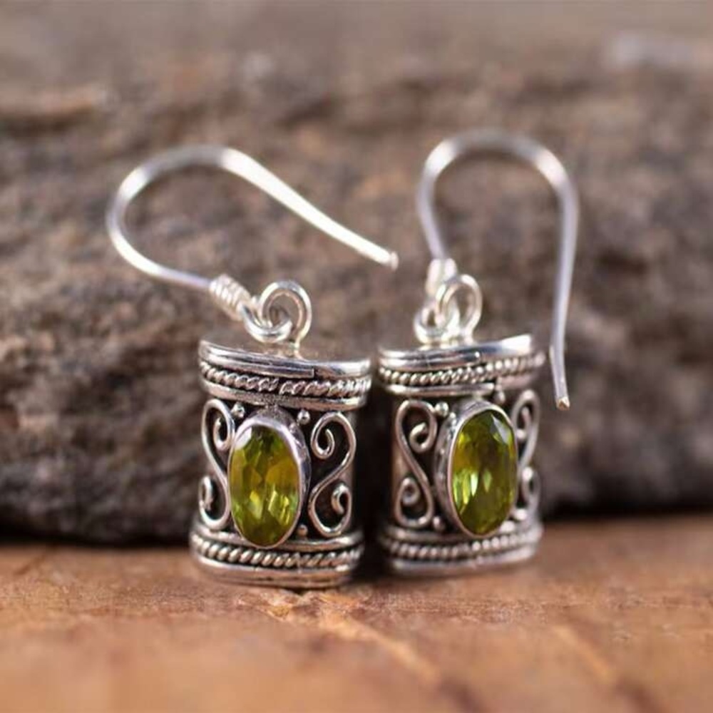 1 Pair of Vintage Creative Carved Round Green Cubic Zirconia Drop Earrings - Picture 4 of 4